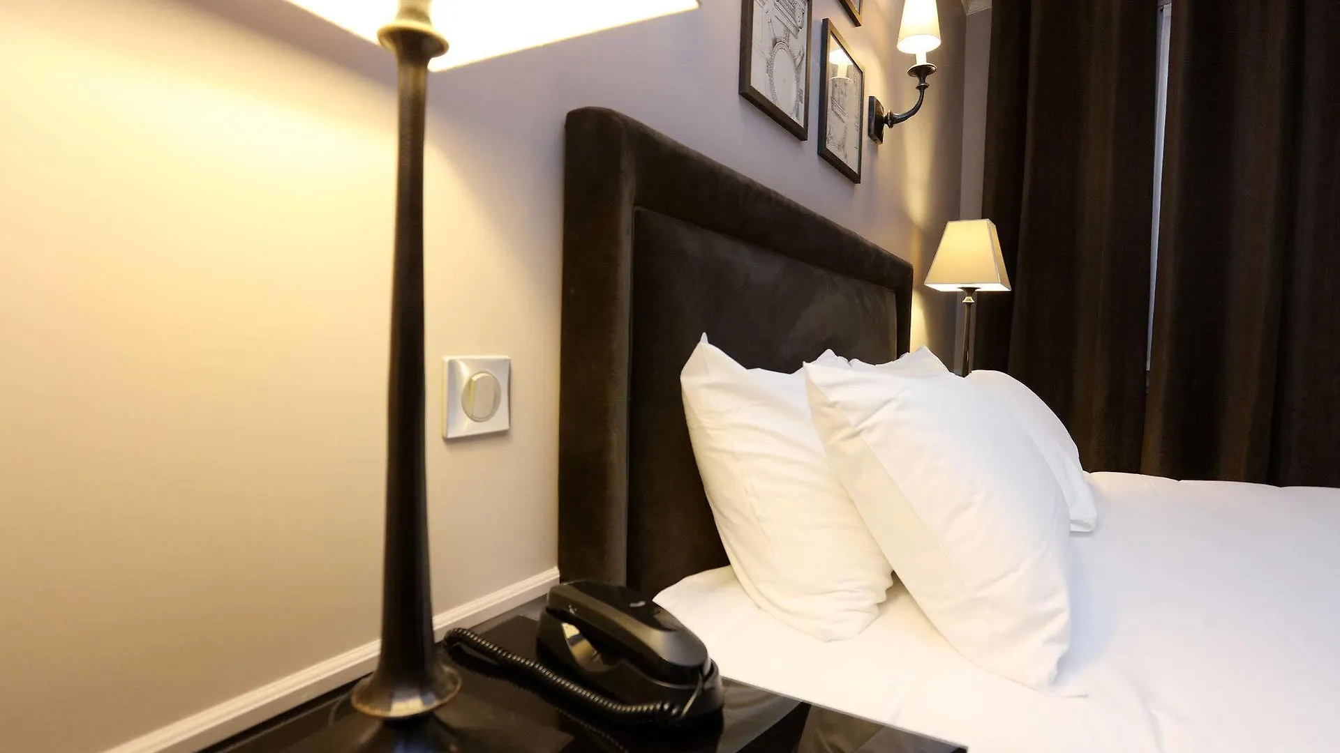 Hotel Saint-Louis Pigalle Hotel
