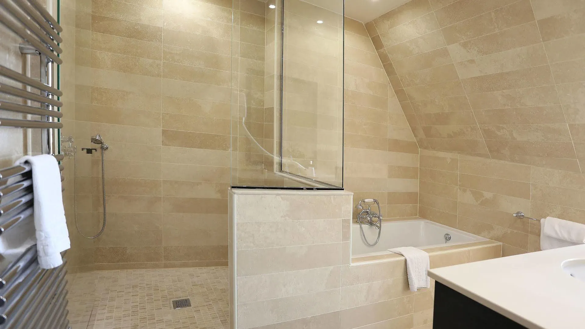 Hotel Saint-Louis Pigalle Hotel